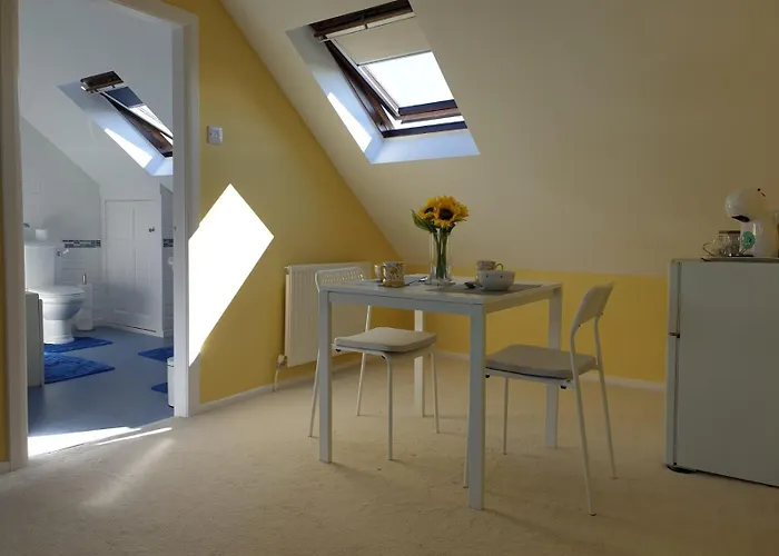 The Old Cornstore A Beautiful Suite Overlooking The Sea