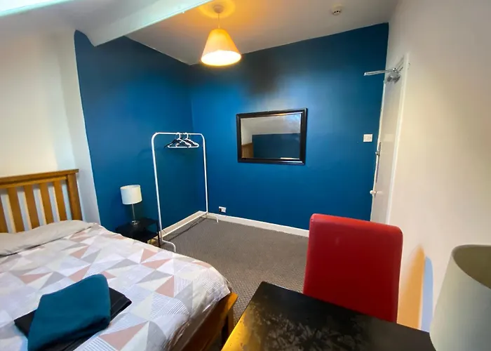 Belfast Bnb Over 25S Only